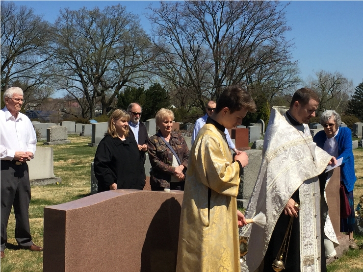 Photo 3 from Blessing of Graves at East Ridgelawn Cemetery
