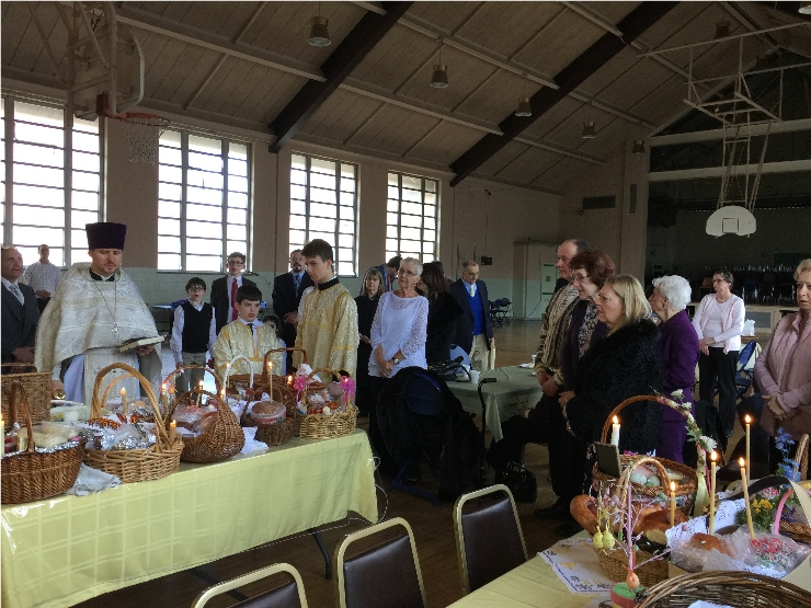 Photo 6 from Fr. Igor, Mat. Anna, Maxim and Sofia Looking Back