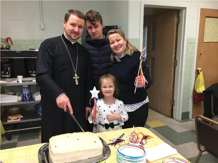 Photo 30 from Fr. Igor, Mat. Anna, Maxim and Sofia Looking Back