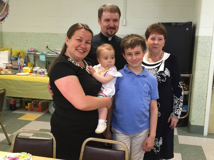 Photo 22 from Fr. Igor, Mat. Anna, Maxim and Sofia Looking Back